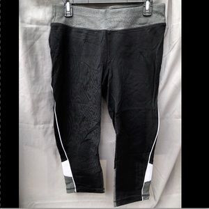 Black Capri Workout Leggings